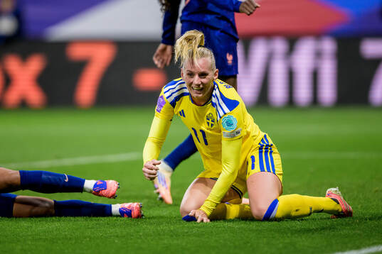Stina Blackstenius of Sweden celebrates