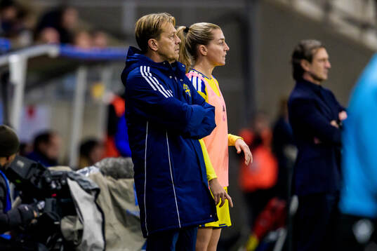 Head coach Tony Gustavsson and Linda Sembrant of Sweden