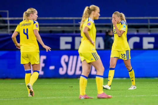Elma Junttila Nelhage of Sweden looks dejected