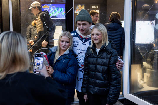 Linköpings Jakub Vrana och besökare