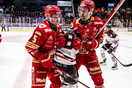 Kalmars Tobias Aronsson och Liam Hawel och Nybros Tim