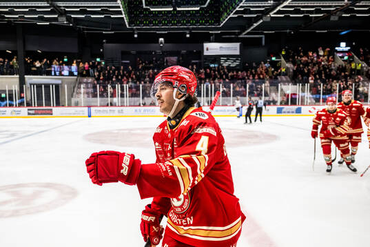 Kalmars Peter DiLiberatore jublar
