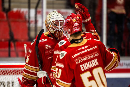 Kalmars målvakt Jacob Crespin jublar