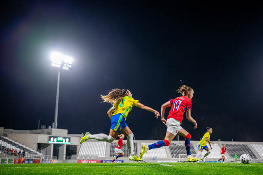Angelina Alonso Costantino of Brazil and Caroline Graham