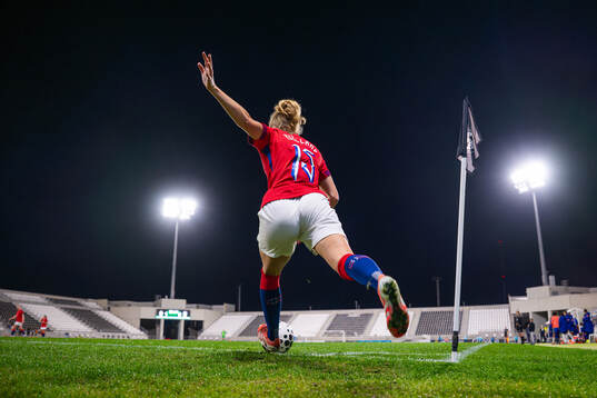 Justine Kielland of Norway takes a corner kick