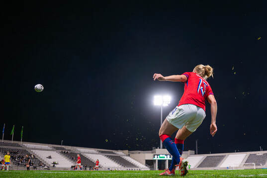 Justine Kielland of Norway takes a corner kick
