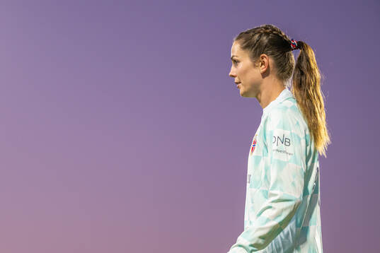 Tuva Hansen of Norway warms up