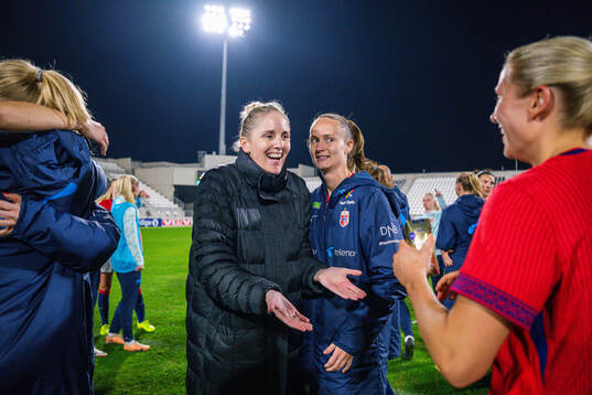 Head coach Gemma Grainger, Caroline Graham Hansen and Lisa