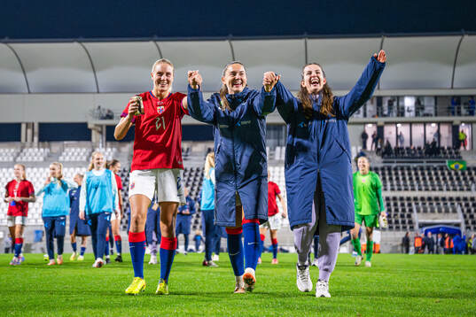 Lisa Naalsund, Vilde Bøe Risa and Tuva Hansen of Norway
