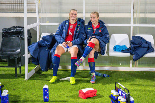 Mathilde Harviken and Julie Blakstad of Norway