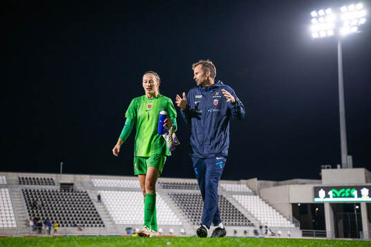 Goalkeeper Cecilie Fiskerstrand and goalkeeper coach Jon