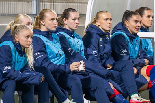 Elisabeth Terland, goalkeeper Selma Panengstuen, Vilde Bøe