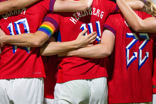 Caroline Graham Hansen, Ada Hegerberg and Signe Gaupset of