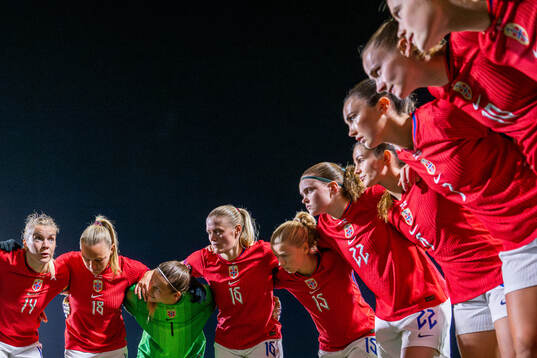 Bläddra bland fler bilder av Football, International friendly, Norway - Brazil
