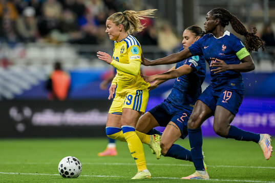 Johanna Rytting Kaneryd of Sweden against Maelle Lakrar and