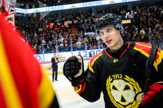 Brynäs Oskar Lindblom jublar