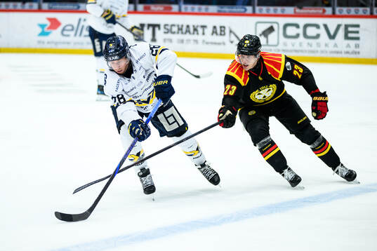 HV71s Justin Glenn Kloos och Brynäs Oskar Lindblom