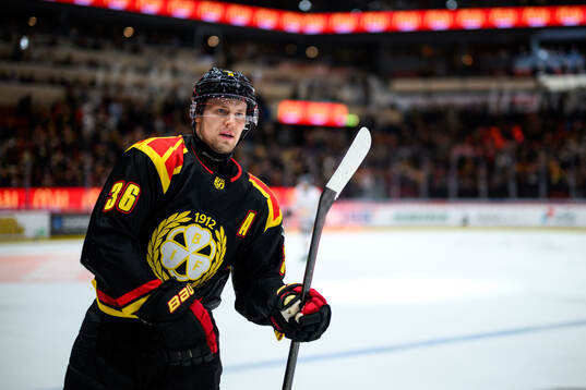 Brynäs Linus Ölund jublar