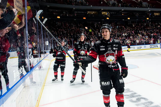 Malmö Redhawks Janne Kuokkanen jublar
