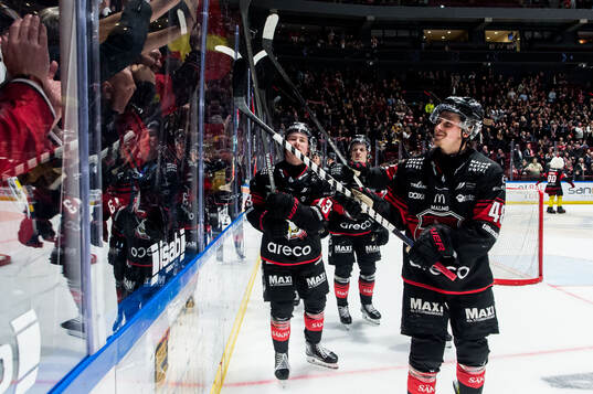 Malmö Redhawks Lauri Pajuniemi jublar