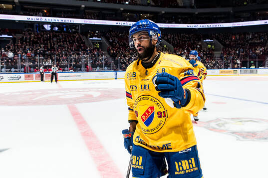 Djurgårdens Oliver Kylington jublar
