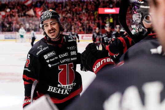 Örebros Luke Martin jublar