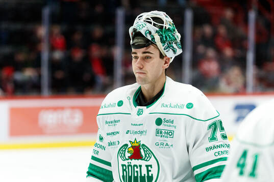 Rögles målvakt Arvid Holm deppar