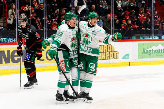 Rögles Fredrik Olofsson jublar