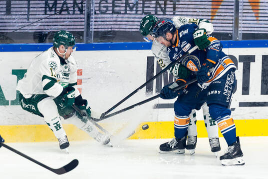 Färjestads Joel Kellman och Lucas Forsell och Växjös