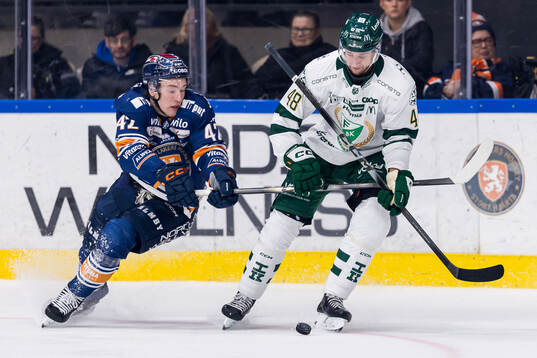 Växjös Kalle Kratz och Färjestads Filip Roos