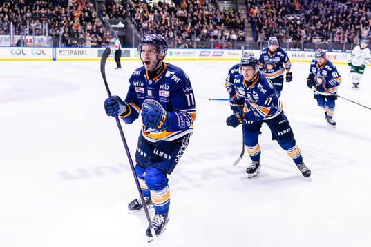 Växjös Brogan Rafferty jublar