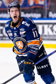 Växjös Brogan Rafferty jublar