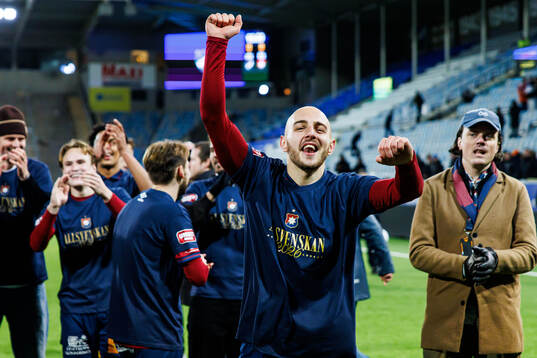 Örgrytes Amel Mujanic jublar
