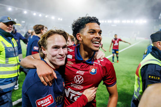 Örgrytes Christoffer Styffe och Waylon Ramon Renecke jublar