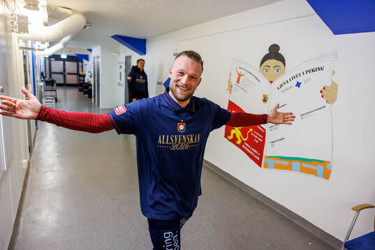 Örgrytes Nicklas Bärkroth jublar