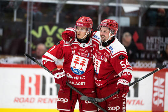 Timrås Jonathan Dahlén jublar