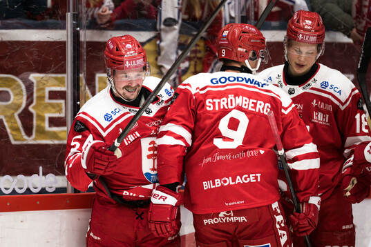 Timrås Jonathan Dahlén jublar