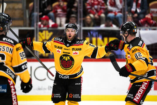 Luleås Linus Omark jublar