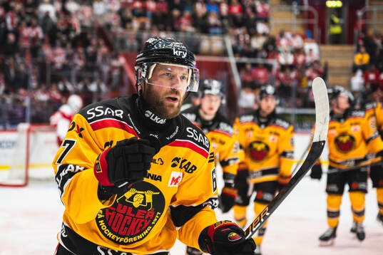 Luleås Linus Omark jublar