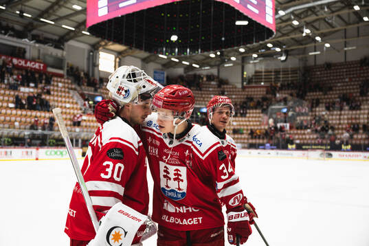 Timrås målvakt Jacob Johansson och Alfons Freij