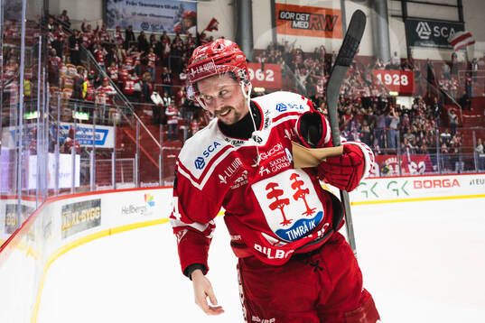 Timrås Jonathan Dahlén jublar