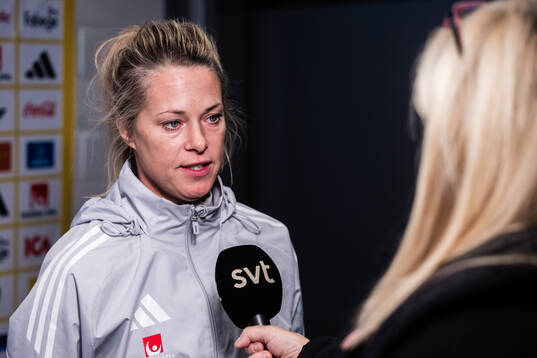 Assistant coach Johanna Almgren