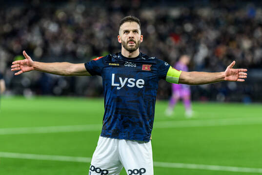 Zlatko Hovland Tripic of Viking celebrates