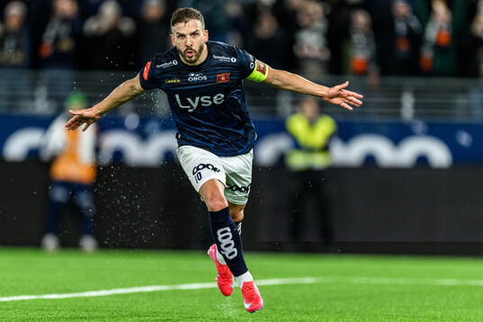 Zlatko Hovland Tripic of Viking celebrates