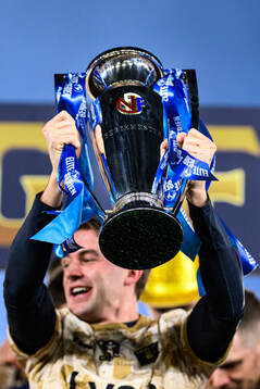 The trophy of Eliteserien