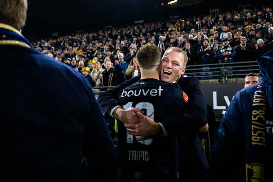 Odd Egil Flokketveit of Viking celebrates together with