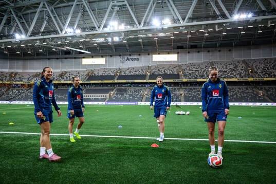 Rosa Kafaji, Julia Zigiotti Olme, Anna Anvegård and Hanna