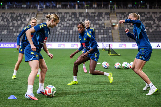 Evelyn Ijeh of the Swedish women's national football team
