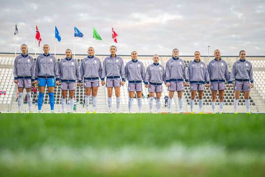 Players of Norway line up