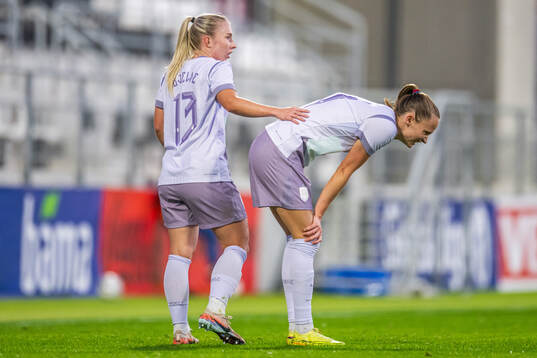 Thea Bjelde and Caroline Graham Hansen of Norway